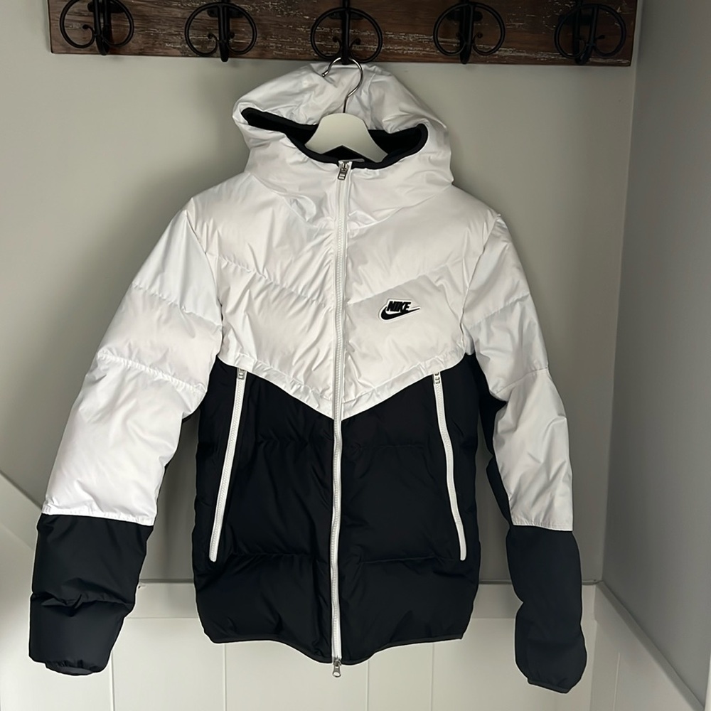 Men’s XS Nike Down Windrunner Jacket